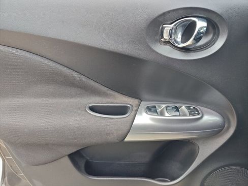 Used 2011 Nissan Juke SV image 26