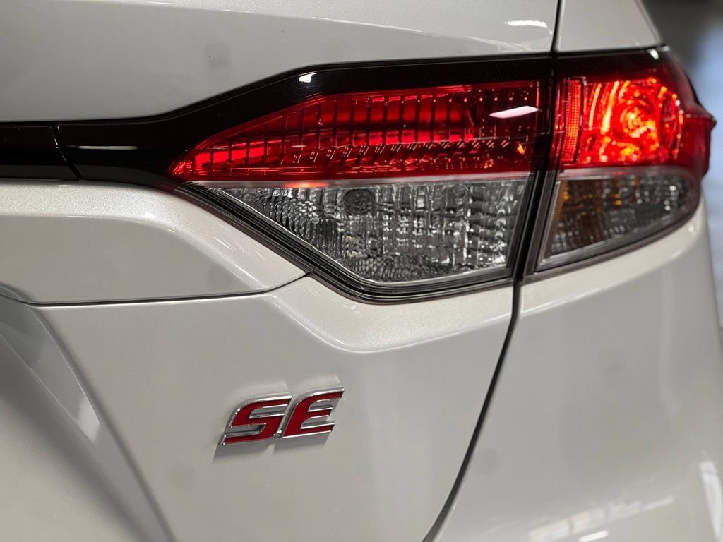 Certified 2022 Toyota Corolla SE FWD image 10