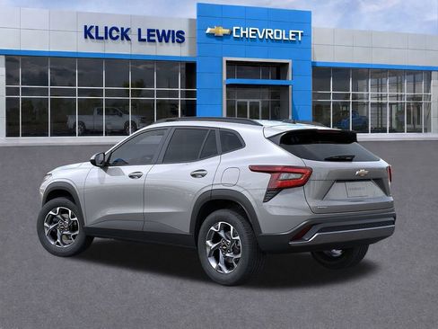 New 2026 Chevrolet Trax LT w/ Sunroof Package image 3