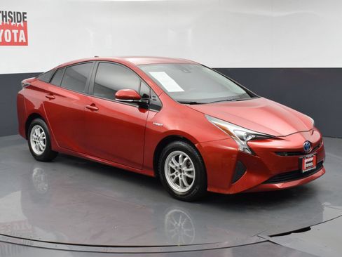 Used 2018 Toyota Prius Two w/ Prius Two Safety Plus Package FWD image 6