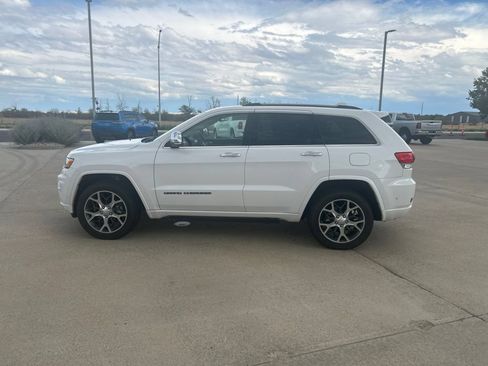 Used 2019 Jeep Grand Cherokee Overland AWD/4WD image 2