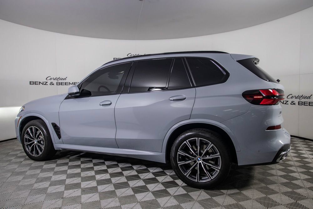 Used 2025 BMW X5 sDrive40i w/ M Sport Package RWD image 11