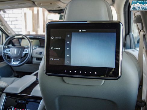 Used 2019 Lincoln Navigator Reserve image 24