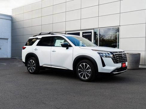 New 2026 Nissan Pathfinder Platinum w/ Accent Package AWD/4WD image 31