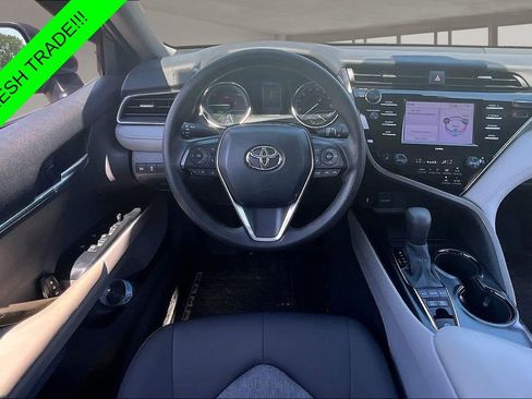 Used 2020 Toyota Camry LE FWD image 8