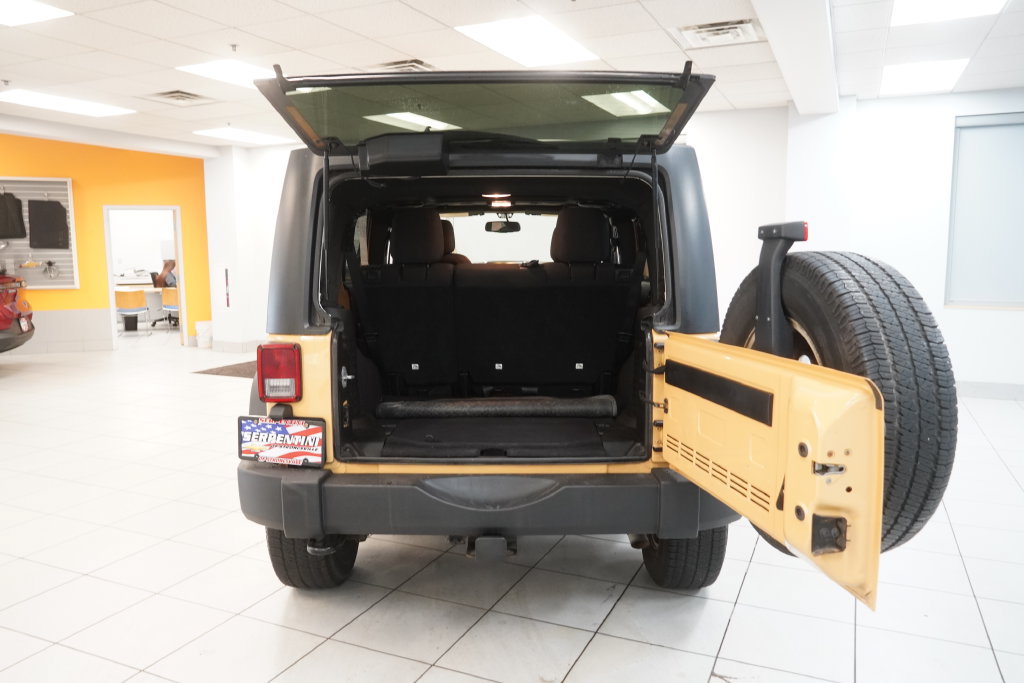 Used 2014 Jeep Wrangler Unlimited Sport w/ Quick Order Package 24S AWD/4WD image 9