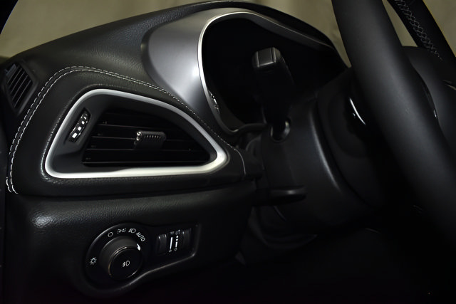 New 2026 Chrysler Pacifica Select w/ S Appearance Package FWD image 24