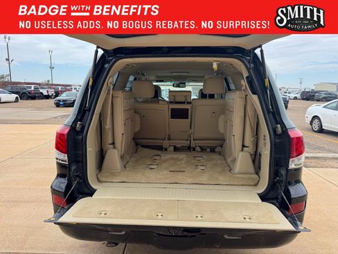 Used 2013 Lexus LX 570 4WD w/ Luxury Pkg image 11