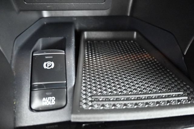 Used 2024 Nissan Kicks SR w/ SR Premium Package FWD image 32