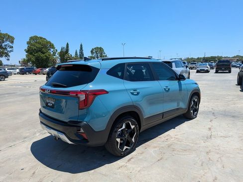 Certified 2025 Kia Seltos EX FWD image 8