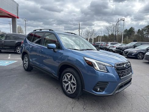 Used 2024 Subaru Forester Premium AWD/4WD image 8