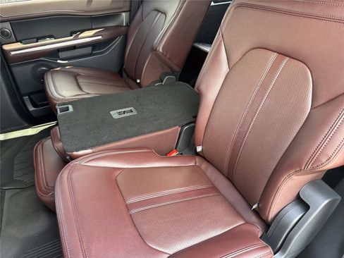 Used 2024 Ford Expedition Limited RWD image 30