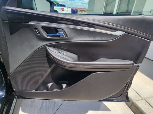 Used 2019 Chevrolet Impala LT FWD image 17