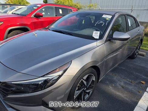 Used 2023 Hyundai Elantra SEL w/ Convenience Package FWD image 10