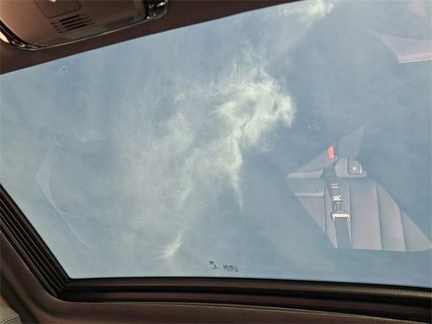 Used 2020 BMW 530e xDrive w/ Premium Package image 14