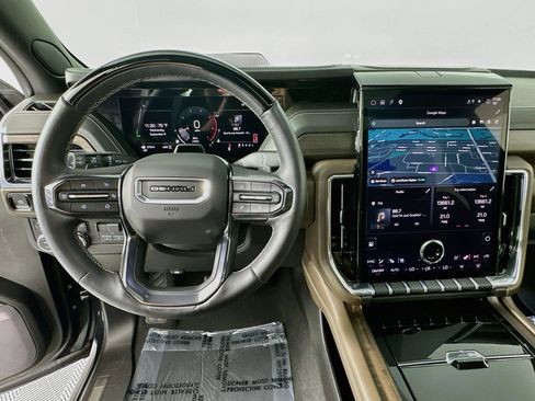 Used 2026 GMC Yukon XL Denali Ultimate w/ LPO, Illumination Package AWD/4WD image 11