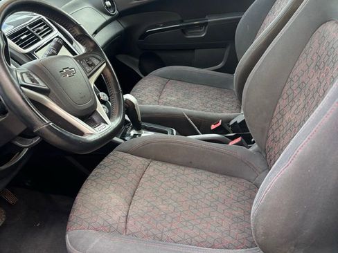 Used 2018 Chevrolet Sonic LT w/ Convenience Package image 11