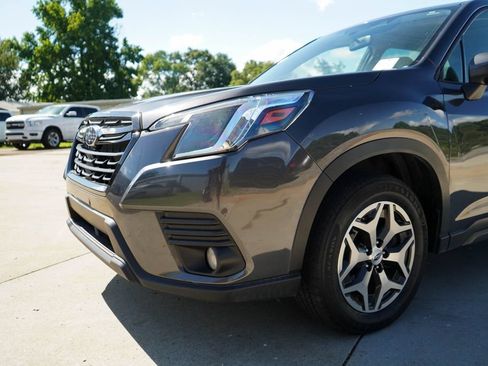 Used 2023 Subaru Forester Premium AWD/4WD image 18