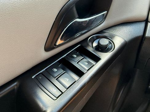 Used 2014 Chevrolet Cruze LS FWD image 19