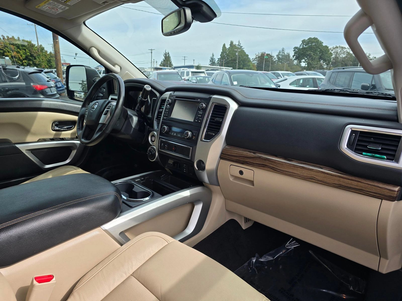 Used 2016 Nissan Titan SL AWD/4WD image 10