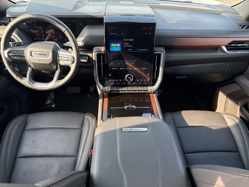 Used 2025 GMC Yukon Denali image 16