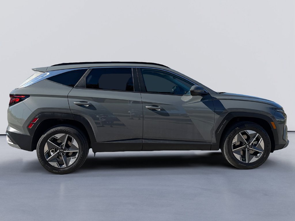 Certified 2025 Hyundai Tucson SEL AWD/4WD image 2