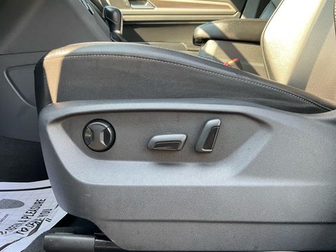 Used 2019 Volkswagen Atlas SE FWD image 14