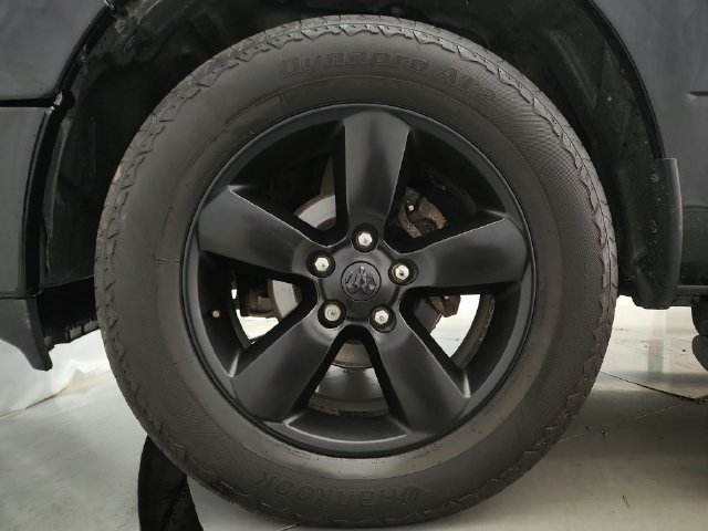 Used 2019 RAM 1500 Classic SLT w/ Black Appearance Group AWD/4WD image 35