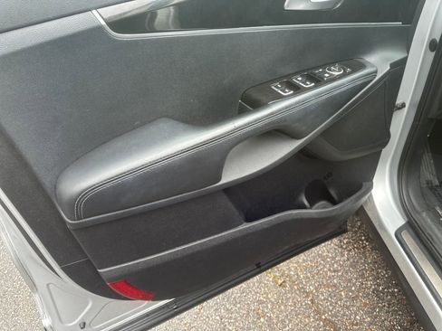 Used 2016 Kia Sorento LX w/ LX Convenience Package image 17