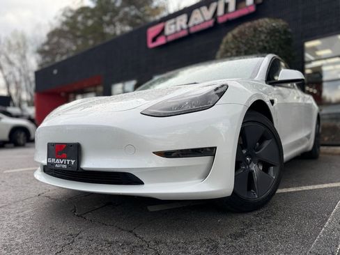 Used 2023 Tesla Model 3 Standard Range image 2