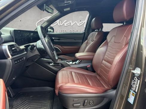 Used 2024 Kia Telluride SX Prestige AWD/4WD image 19