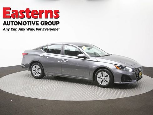 Used 2023 Nissan Altima 2.5 S FWD image 41