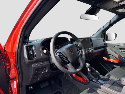 Used 2025 Nissan Frontier Pro-X w/ Pro Convenience Package RWD image 8