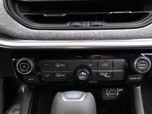 Used 2025 Jeep Compass Sport AWD/4WD image 29