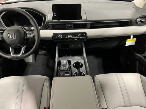 New 2025 Honda Pilot Touring image 18