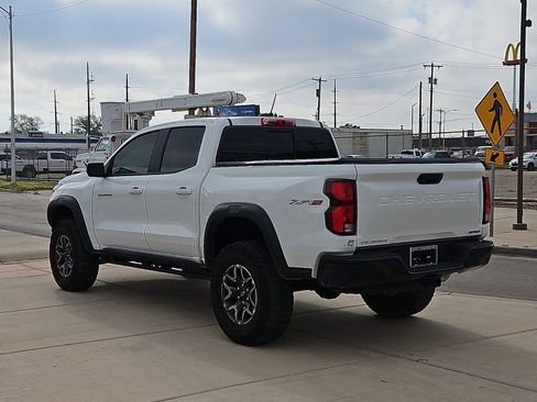 Used 2024 Chevrolet Colorado ZR2 w/ ZR2 Convenience Package III AWD/4WD image 3