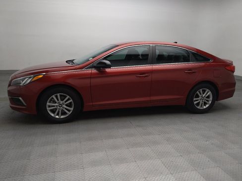 Used 2016 Hyundai Sonata SE FWD image 2