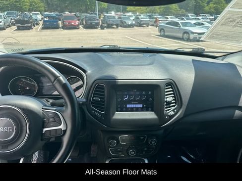 Used 2018 Jeep Compass Latitude w/ Popular Equipment Group AWD/4WD image 19