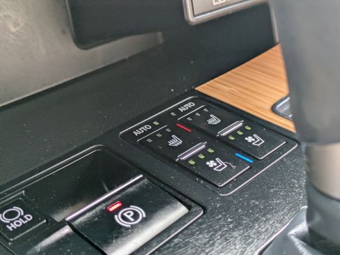 Used 2021 Lexus RX 350L FWD w/ Premium Package image 32