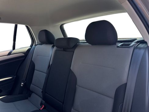 Used 2016 Volkswagen e-Golf SE w/ DC Fast Charging Package FWD image 13