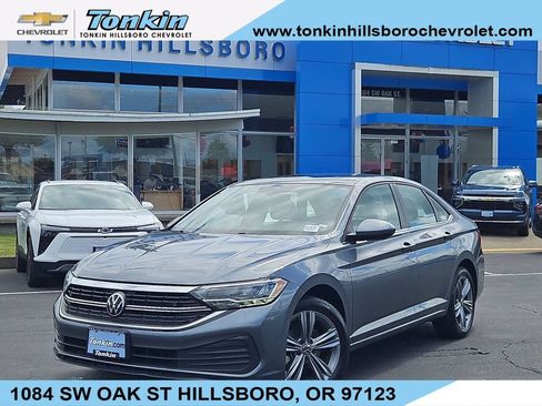 Used 2024 Volkswagen Jetta SE FWD image 1