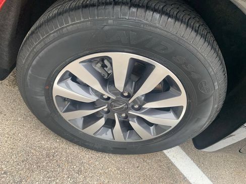 Used 2023 Chrysler Pacifica Touring-L FWD image 36