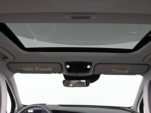 New 2025 Kia Niro EX Touring image 4