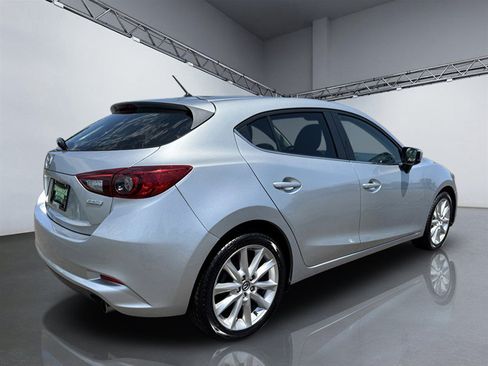 Used 2017 MAZDA MAZDA3 Touring FWD image 7