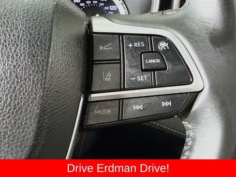 Used 2022 Toyota Highlander XSE FWD image 14