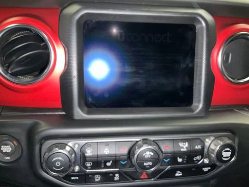 Used 2023 Jeep Wrangler Unlimited Rubicon w/ Cold Weather Group image 19