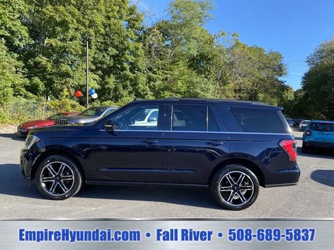 Used 2021 Ford Expedition Limited AWD/4WD image 3