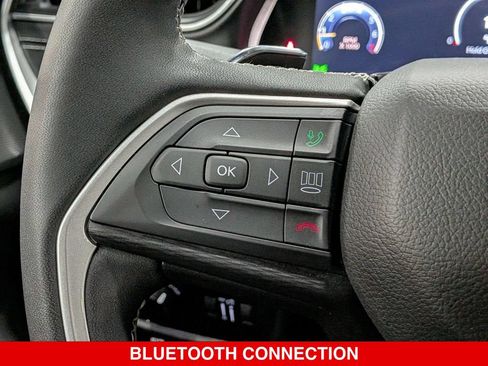 Used 2023 Jeep Grand Cherokee L Laredo AWD/4WD image 17