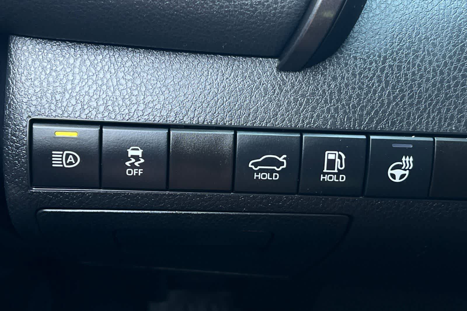 Used 2022 Toyota Camry SE w/ Cold Weather Package FWD image 38