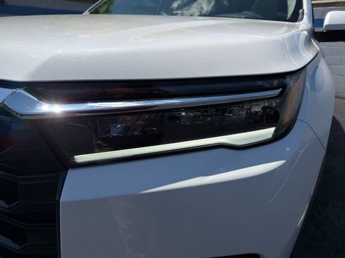 Used 2026 Honda Pilot Elite image 9